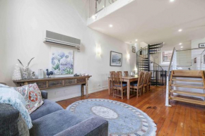Centre of Queenscliff -Heritage Ballroom Apartment One